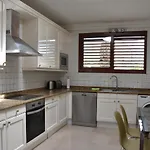 Villa Elsa Tauro Topaz *
