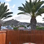 Villa Elsa Tauro Topaz