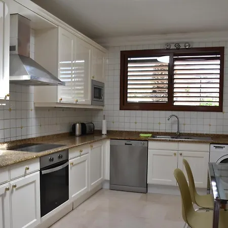 Villa Elsa Tauro Topaz *