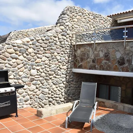 Elsa Tauro Topaz Villa